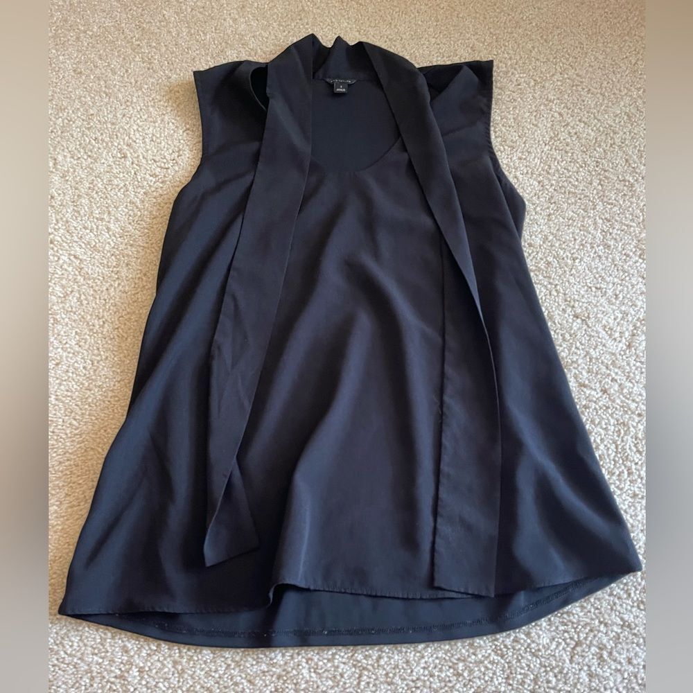 Women’s Ann Taylor top